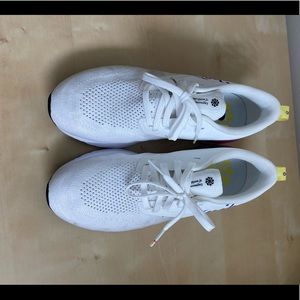 Nike Odyssey Flyknit Womens Shoes